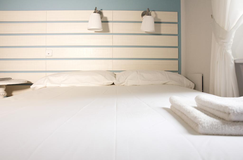 Hostal Monjes Peregrinos Burgo Εξωτερικό φωτογραφία